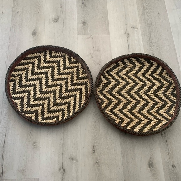 Woven zigzag chevron Set of 2 larger round baskets wall
Decor two tones boho art - Picture 2 of 6